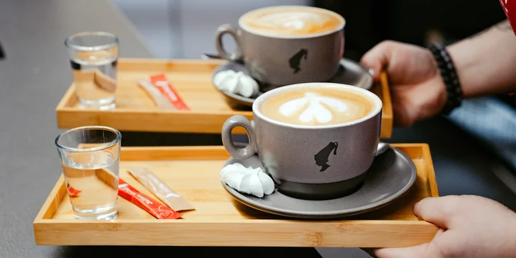 Káva samozřejmě nesmí chybět. Dáte si latte macchiato nebo cappuccino?