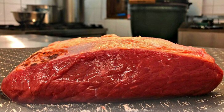 Maso ve 100% formě: flank, flap i tri-tip roast steak v restauraci pivovaru Volt