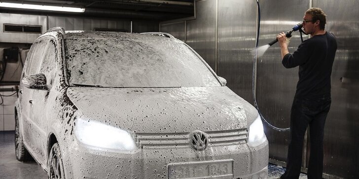 Péče o standardní i velké vozy: ruční mytí a čištění i příprava na prodej