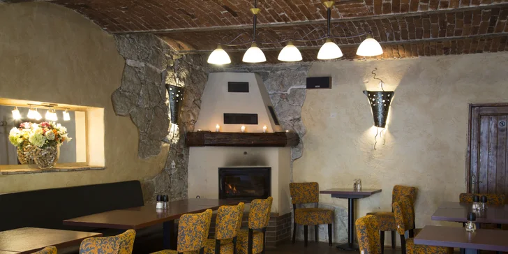 Restaurace provozuje tzv. "otevřenou kuchyni."