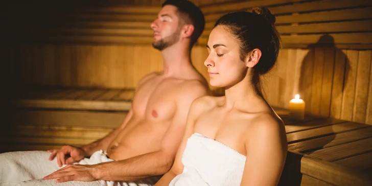 Sport i relax pro 2: squash na 60 minut a soukromá sauna na stejně dlouho
