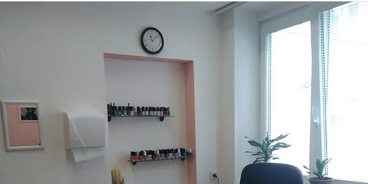 Ruce jako princezna: P-Shine, gel-lak i modeláž gelových nehtů