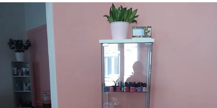 Ruce jako princezna: P-Shine, gel-lak i modeláž gelových nehtů
