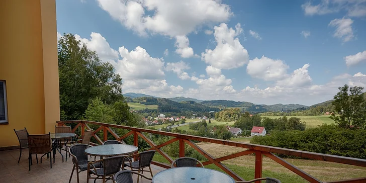 Horský hotel v Beskydech: polopenze, neomezený bazén a výlety