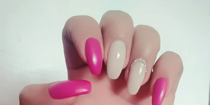 Ruce jako princezna: P-Shine, gel-lak i modeláž gelových nehtů