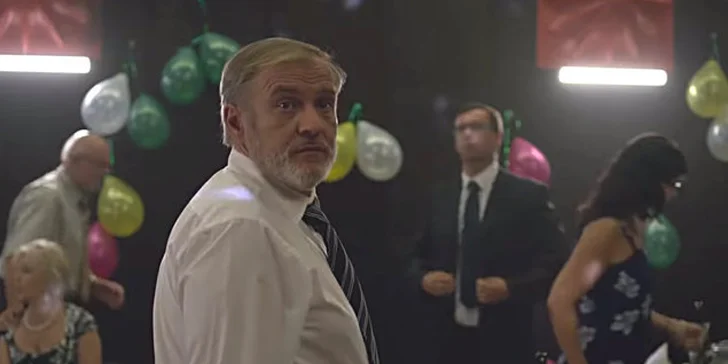 Vstupenka do kina na film Ostrým nožem na Kinoloď + drink
