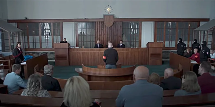 Vstupenka do kina na film Ostrým nožem na Kinoloď + drink