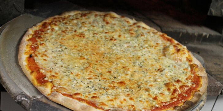Pořádná italská pochoutka: téměř půlmetrová pizza podle výběru