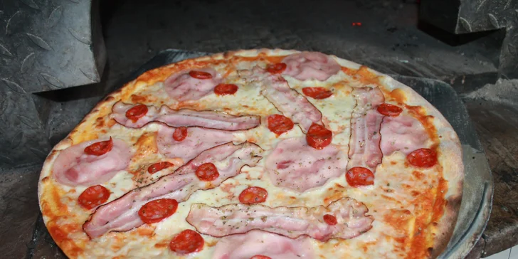 Pořádná italská pochoutka: téměř půlmetrová pizza podle výběru