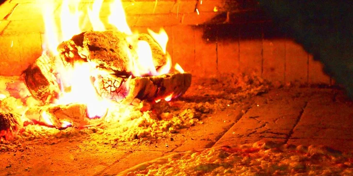 Pořádná italská pochoutka: téměř půlmetrová pizza podle výběru