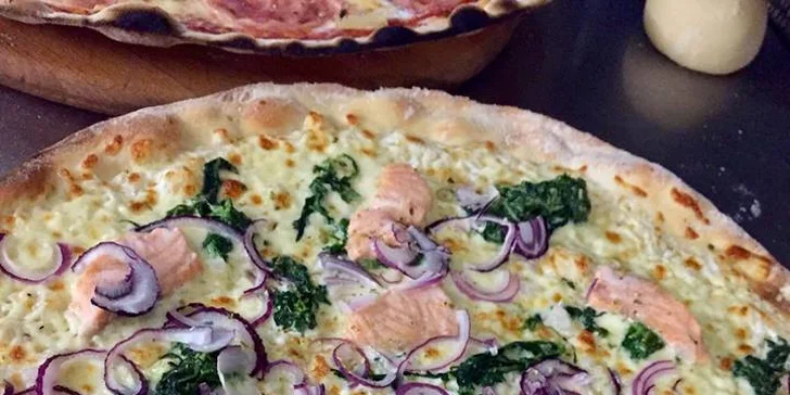 Pořádná italská pochoutka: téměř půlmetrová pizza podle výběru