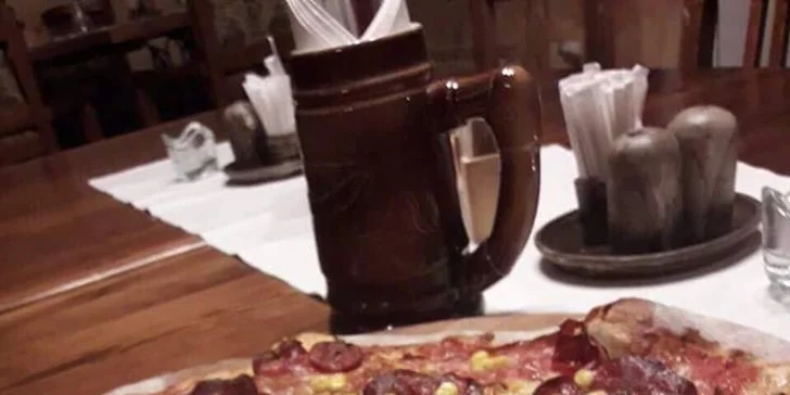 Pořádná italská pochoutka: téměř půlmetrová pizza podle výběru