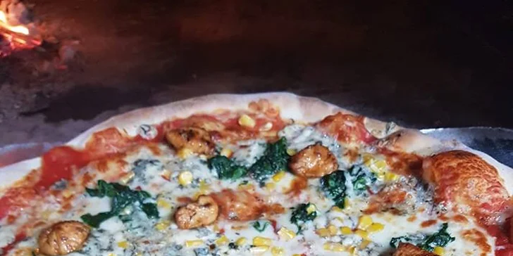 Pořádná italská pochoutka: téměř půlmetrová pizza podle výběru