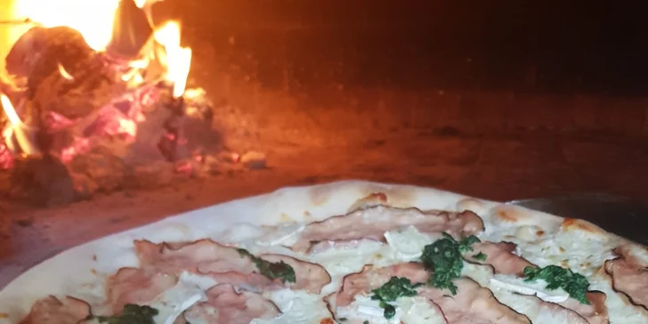 Pořádná italská pochoutka: téměř půlmetrová pizza podle výběru