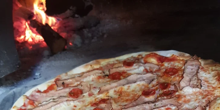 Pořádná italská pochoutka: téměř půlmetrová pizza podle výběru