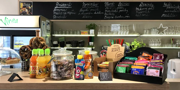S sebou: espresso, cappuccino, ledová káva a limonáda dle denní nabídky