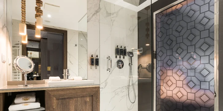 Celý hotel je zařízený ve stylu art deco.