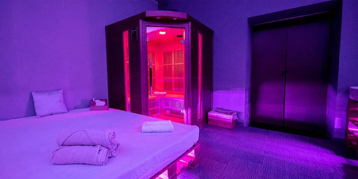 Užívat si budete luxusní vířivou vanu, infrasaunu nebo se zrelaxujete na odpočinkovém lůžku. 