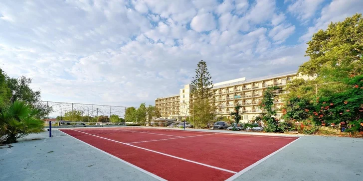 Zahrajte si tenis, basket nebo stolní tenis.