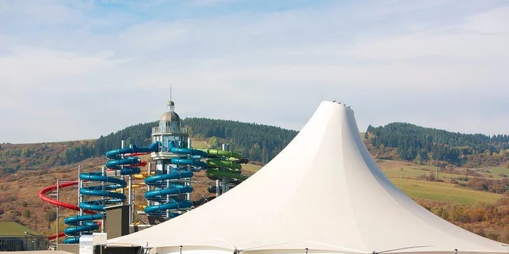 Vystoupejte na tobogánovou věž.