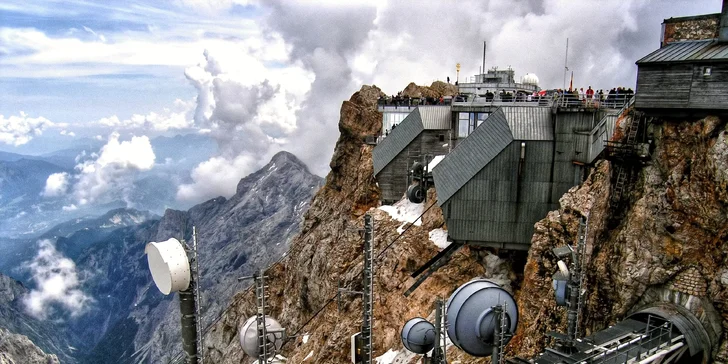 Lanovkou vyjedete na Zugspitze, nejvyšší vrchol Německa. 