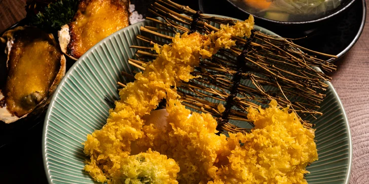  Tempura moriawase (tygří kreveta, ryba a zelenina v tempuře, sladká sójová omáčka)