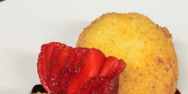 3chodové menu dle výběru: carpaccio, kuřecí supreme i crème brûlée