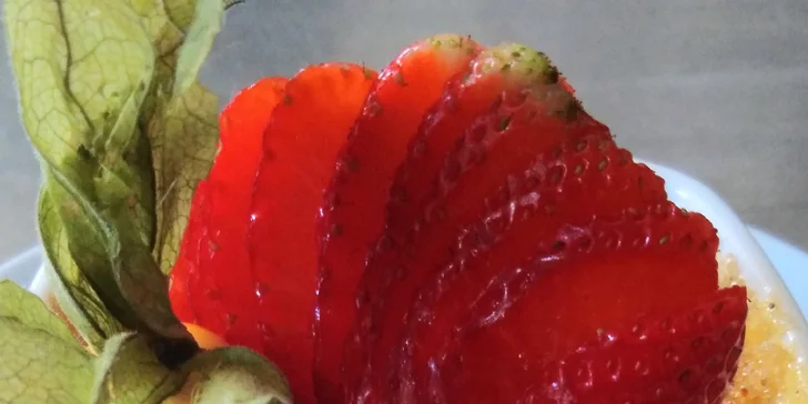 3chodové menu dle výběru: carpaccio, kuřecí supreme i crème brûlée