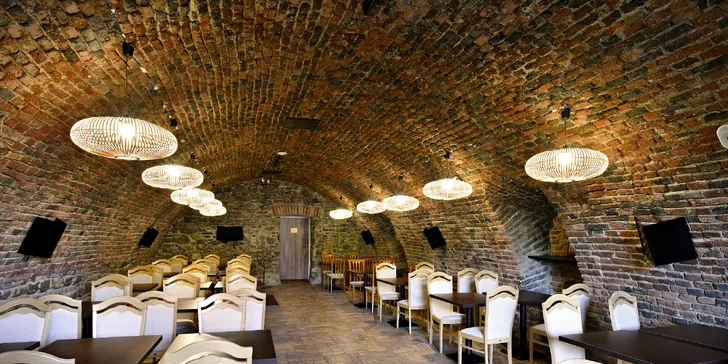 Neomezená konzumace ze sushi baru v restauraci na Střeleckém ostrově