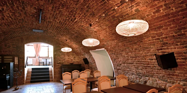 Neomezená konzumace ze sushi baru v restauraci na Střeleckém ostrově