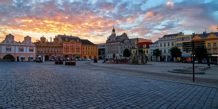 Romantika v Kolíně: Pobyt se snídaní, soukromým wellness a sektem