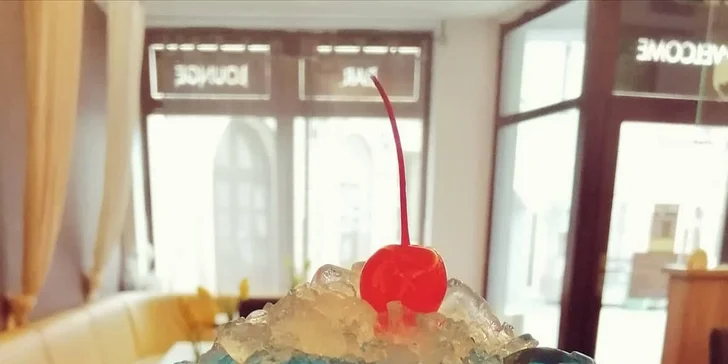 Dva míchané superhrdinské drinky podle výběru: Batman, Hulk i Deadpool