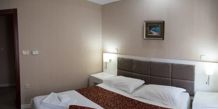 Na dovolenou do Chorvatska: hotel s polopenzí v centru Pagu, 150 m od pláže