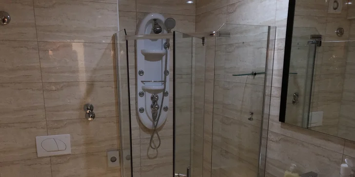 Na dovolenou do Chorvatska: hotel s polopenzí v centru Pagu, 150 m od pláže