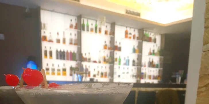 Dva míchané superhrdinské drinky podle výběru: Batman, Hulk i Deadpool