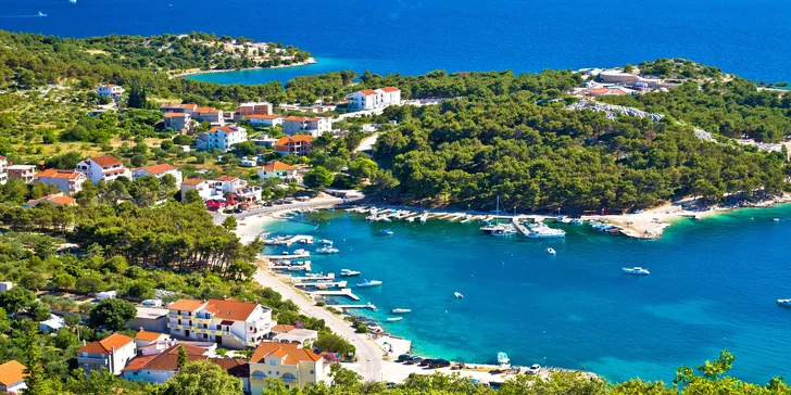 7 nocí pro 4-5 osob v rodinném resortu s bazénem v klidné čtvrti Pakoštane