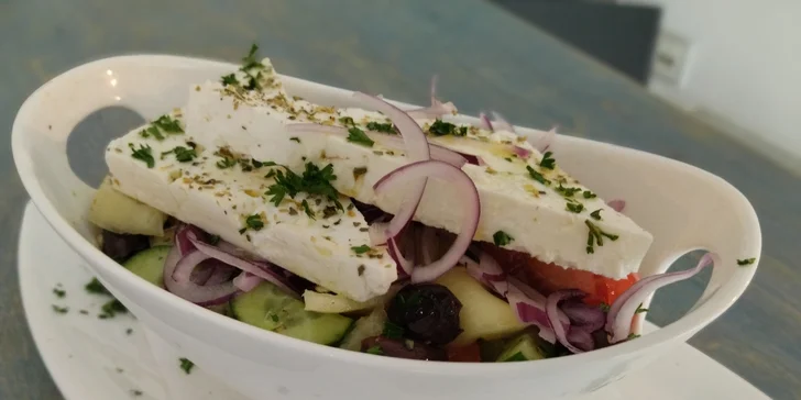 Ochutnáte gyros, domácí hranolky i pitu. 