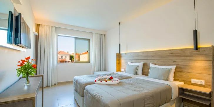 Vaším domovem se stane hotel Stefan Village**** v oblíbeném letovisku Agia Marina. 