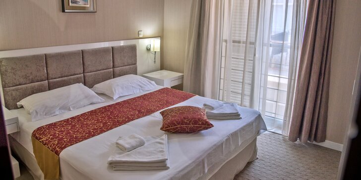 Na dovolenou do Chorvatska: hotel s polopenzí v centru Pagu, 150 m od pláže