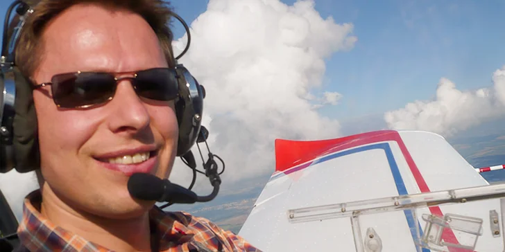 Trasu letu si s pilotem domluvíte předem, a to dle vlastního přání – je tak jen na vás, kudy poletíte.