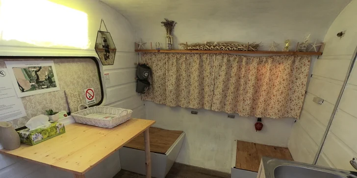 Pobyt v karavanu mezi zvířátky s možností vyjížďky na koních