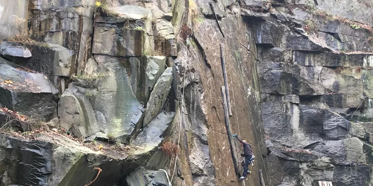 Kurz ferraty i slaňování a oběd nebo nocleh s večeří a snídaní pro 2 osoby