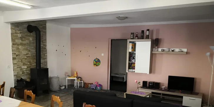 Jeseníky pro partu nebo rodinu: apartmány až pro 16 osob a sudové wellness
