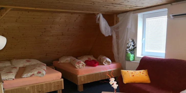 Jeseníky pro partu nebo rodinu: apartmány až pro 16 osob a sudové wellness