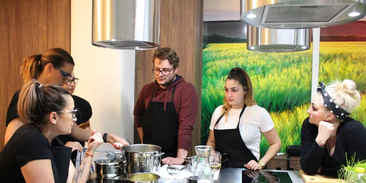 Kurzy vaření dle výběru s Monou z Masterchefa: steaky, burgery i Low Carb
