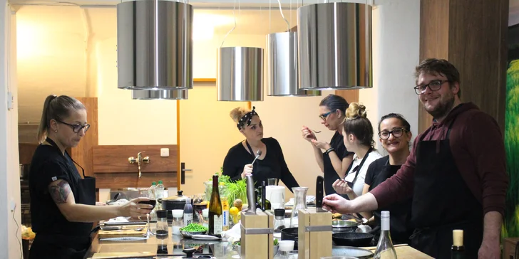 Kurzy vaření dle výběru s Monou z Masterchefa: steaky, burgery i Low Carb