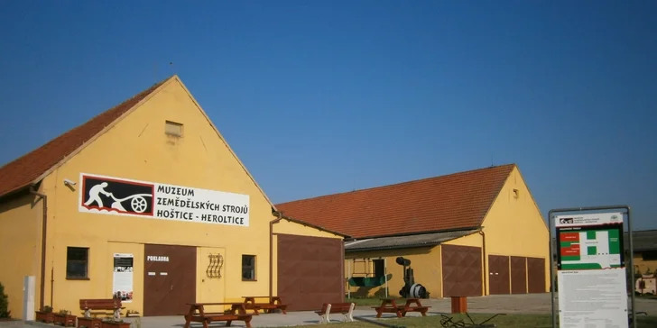 Ukázka života vesnického lidu 19. a 20. stol.: Muzeum zemědělských strojů