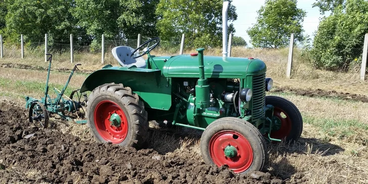 Ukázka života vesnického lidu 19. a 20. stol.: Muzeum zemědělských strojů
