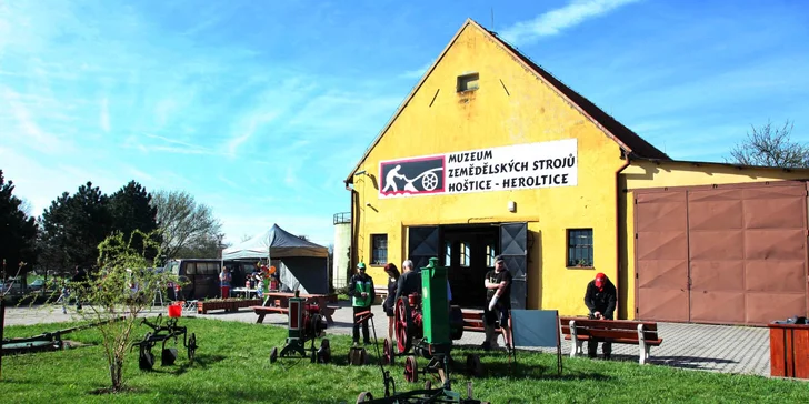 Ukázka života vesnického lidu 19. a 20. stol.: Muzeum zemědělských strojů