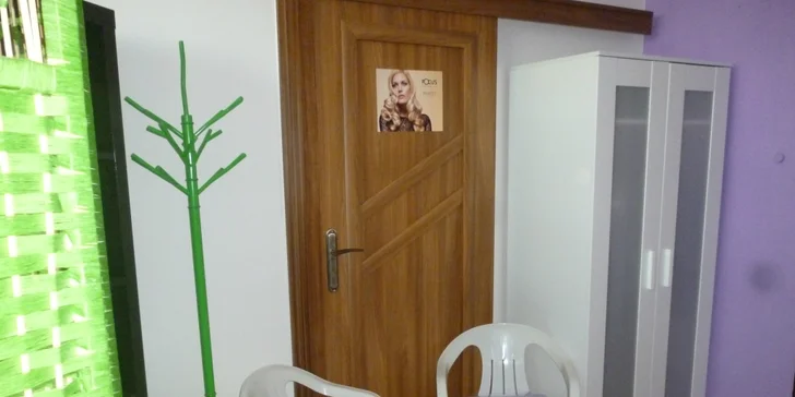 Hrajte všemi barvami: manikúra a modeláž nehtů gel-laky i UV gely